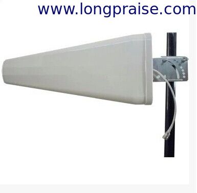 445*210*65mm 698-960/1710-2700MHz 15dBi   Vertical 4G log-periodic antenna (LP4G002)